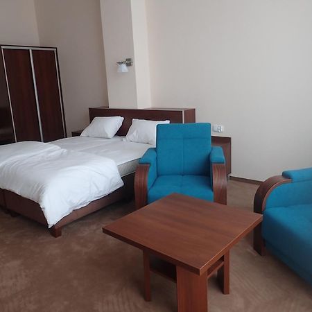 Gosciniec Pan Tadeusz II Hotell Giżycko Exteriör bild