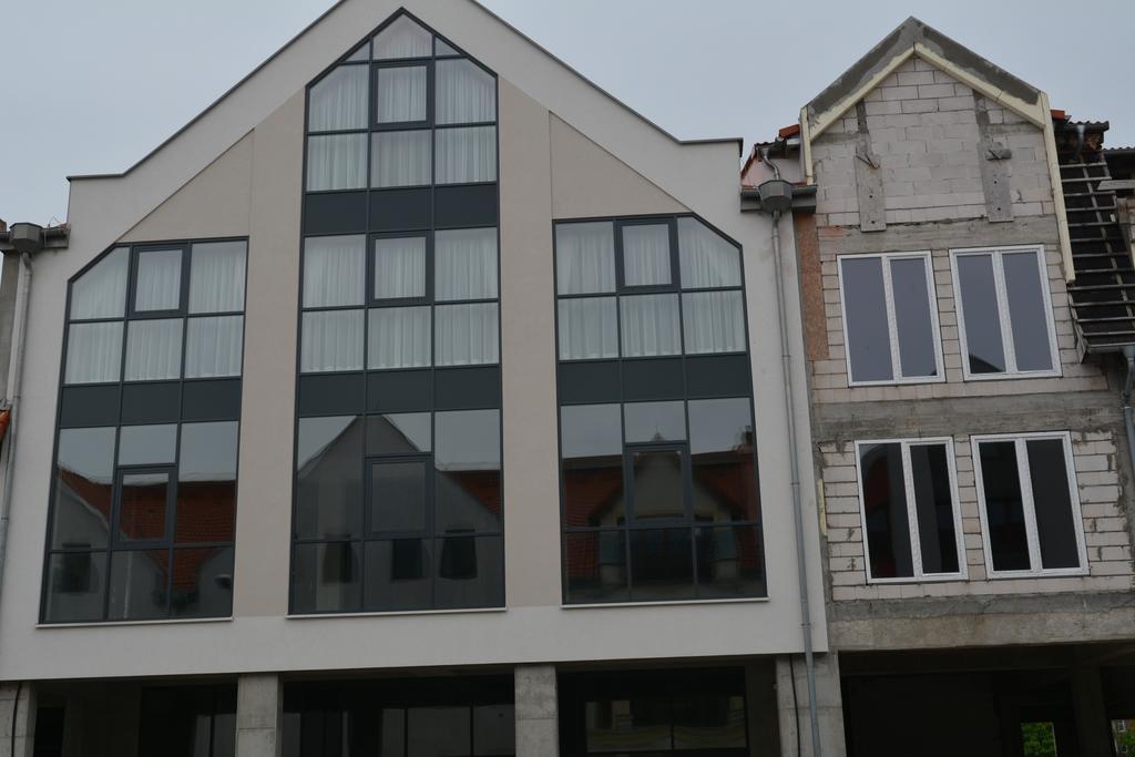 Gosciniec Pan Tadeusz II Hotell Giżycko Exteriör bild