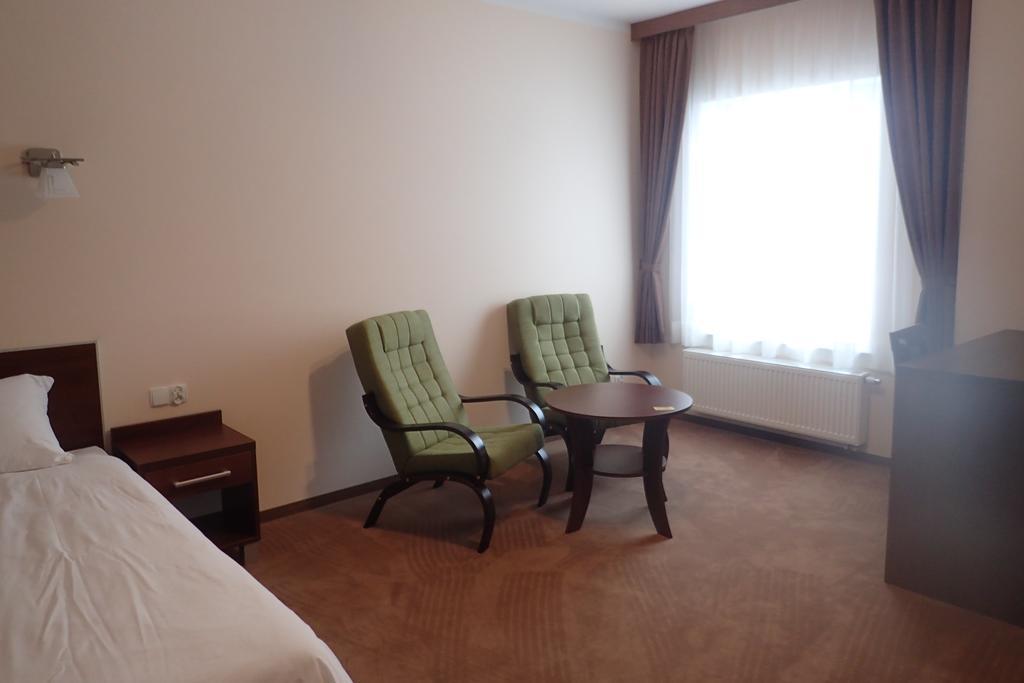 Gosciniec Pan Tadeusz II Hotell Giżycko Exteriör bild